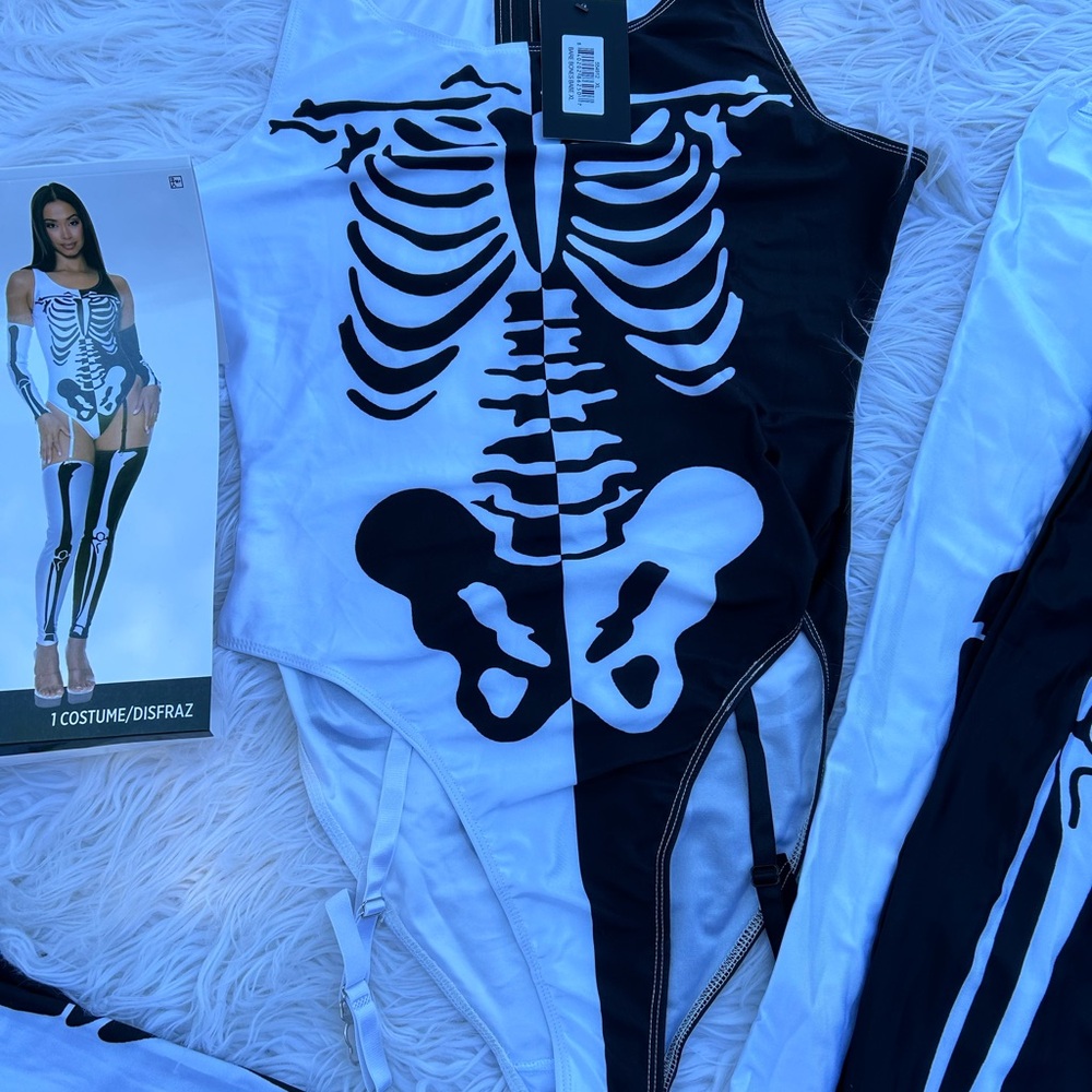 Women’s bare bones costume (R) - Picture 2 of 3